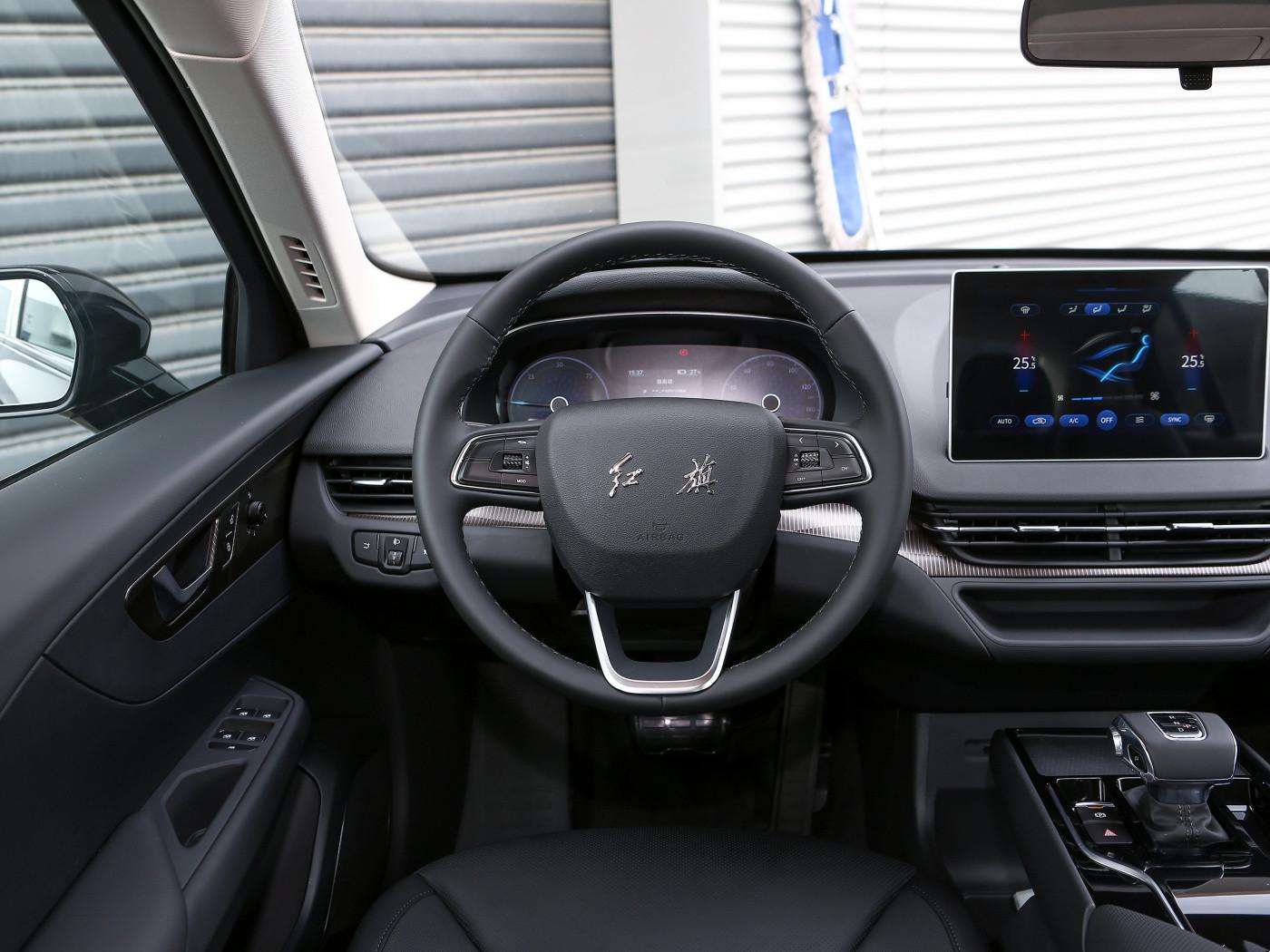 Hongqi E-QM5